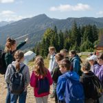 Zielona szkoła w górach – dlaczego to idealny pomysł na edukacyjny i aktywny wyjazd dla uczniów