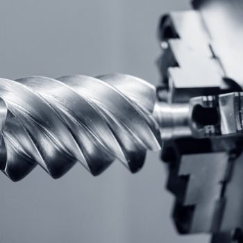 Szlifowanie powierzchni metalowych – kiedy jest potrzebne?